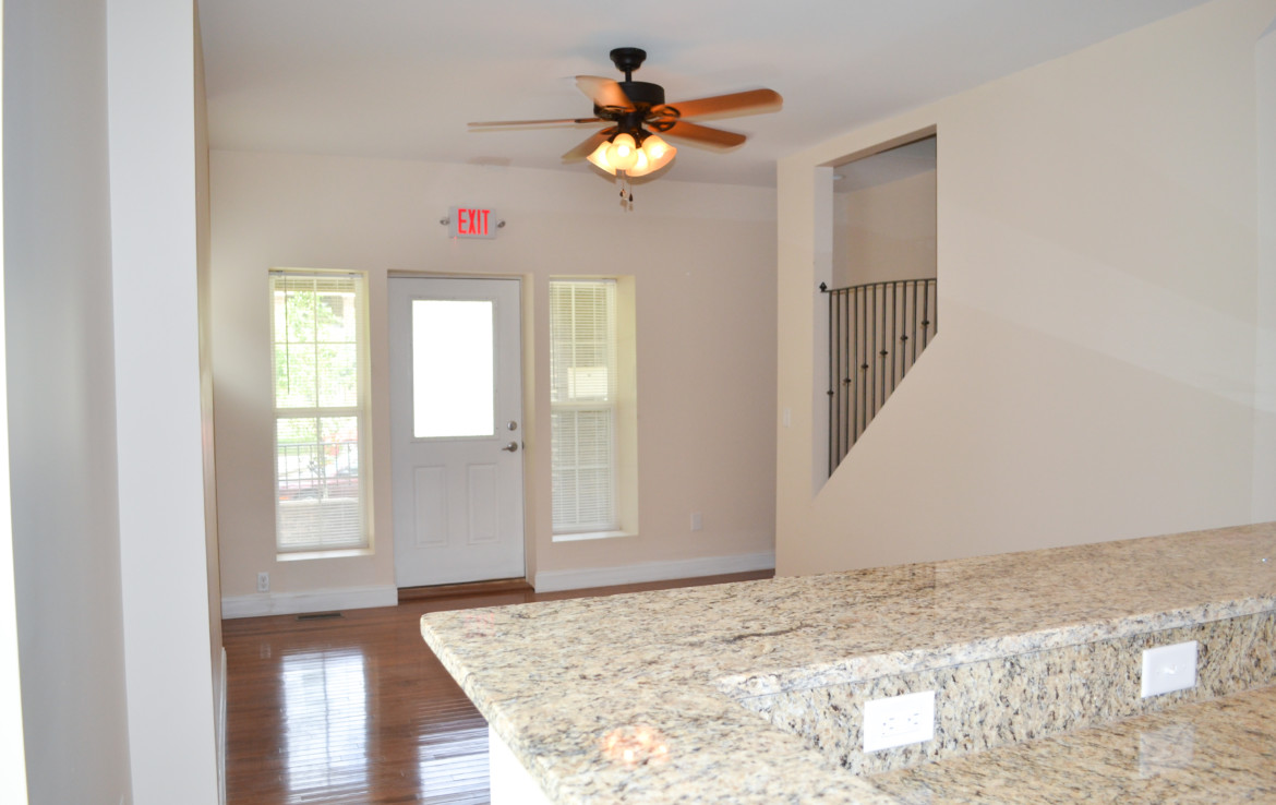 1706 Summit Street entry