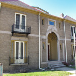 1777 Summit Street doorway